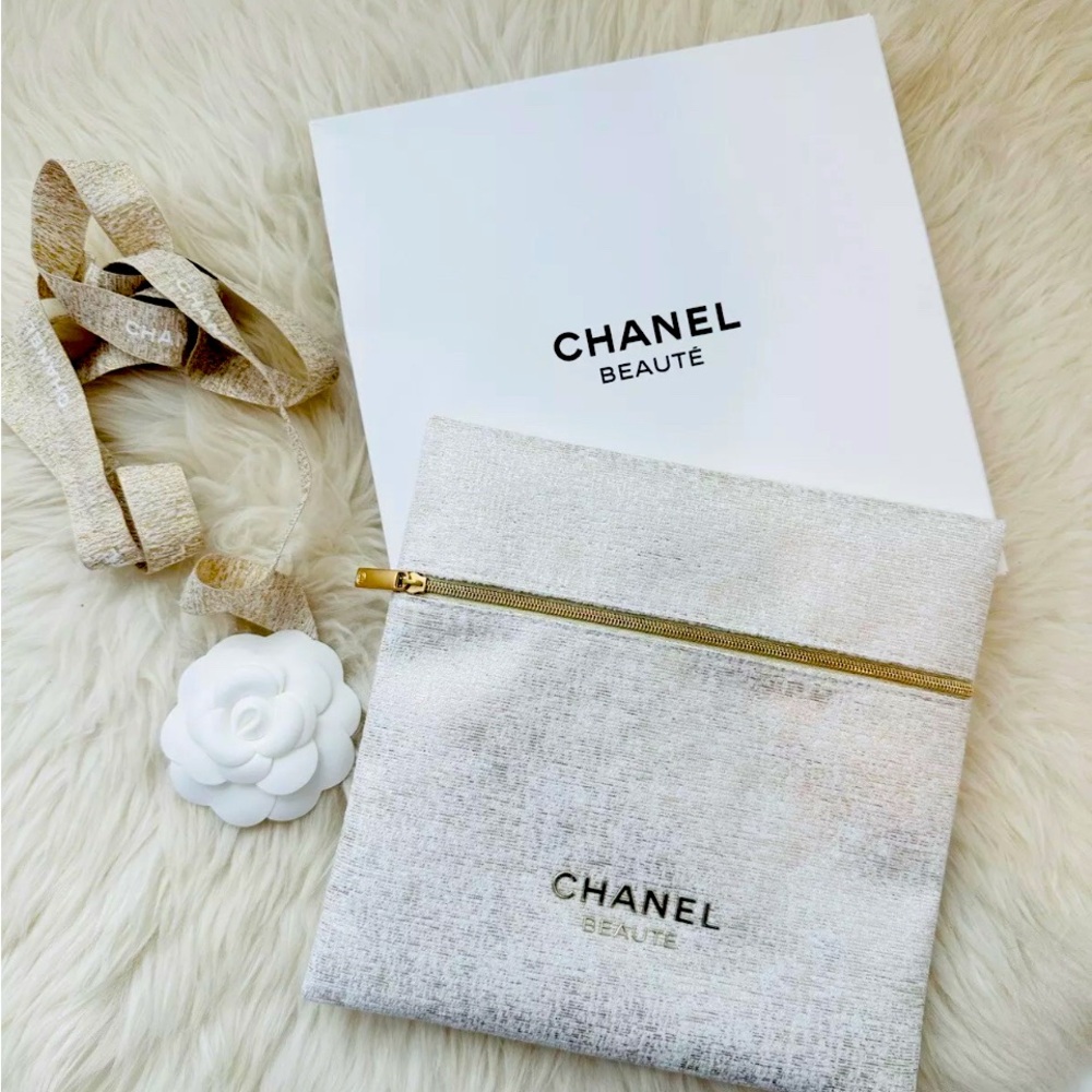 Chanel Holiday 2023 Top Zipper Pouch in Light Golden Gift from Rare Event NIB